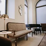 Vis A Vis Hotel Triest
