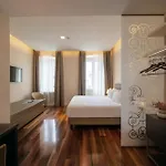 Hotel Vis A Vis 4*