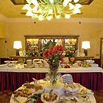 Hotel Vis A Vis 4*