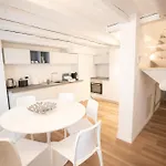 Vis A Vis Hotel 4*
