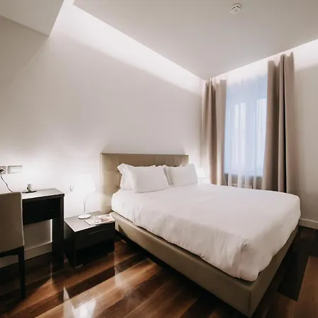 Hotel Vis A Vis Hotel 4*