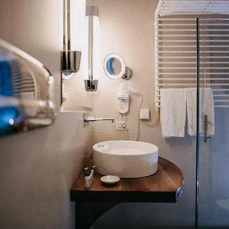 מלון Vis A Vis טריאסטה