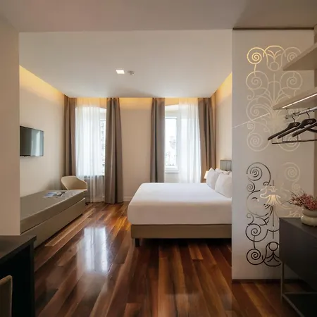 Hotel Vis à Vis 4*