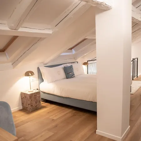 Hotel Vis A Vis Hotel 4*