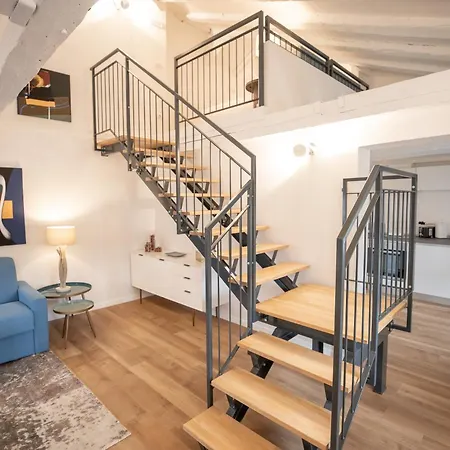 Hotel Vis à Vis 4*