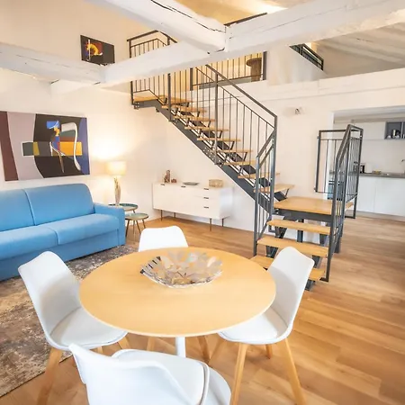 Hotel Vis à Vis 4*