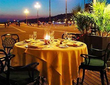 Vis A Vis טריאסטה