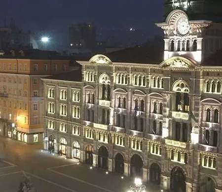 Vis A Vis טריאסטה